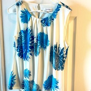 NWOT Calvin Klein sleeves crew neck pleated blouse in women’s medium